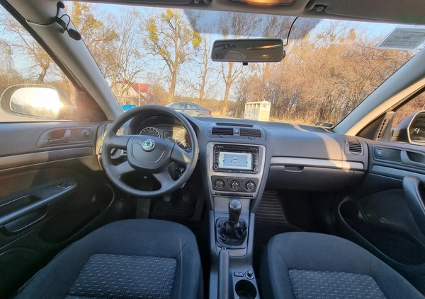 Skoda Octavia cena 22000 przebieg: 249109, rok produkcji 2012 z Gdynia małe 121